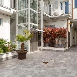 https://khl-apartments-1.it-lombardy.com
